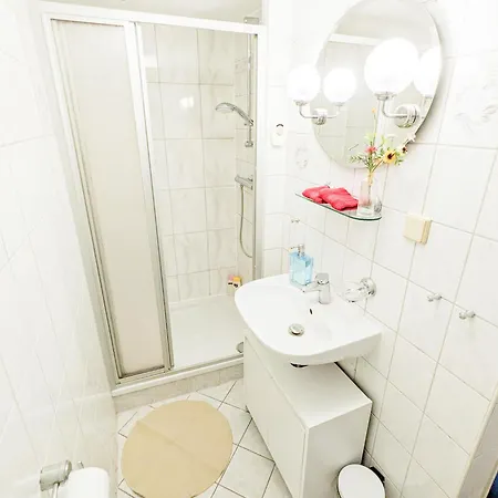 Apartment B6 - Urlaubsmagie - Inmitten Der Saechsischen Schweiz Mit Balkon Mit Ausblick Auf Sandsteine Sebnitz