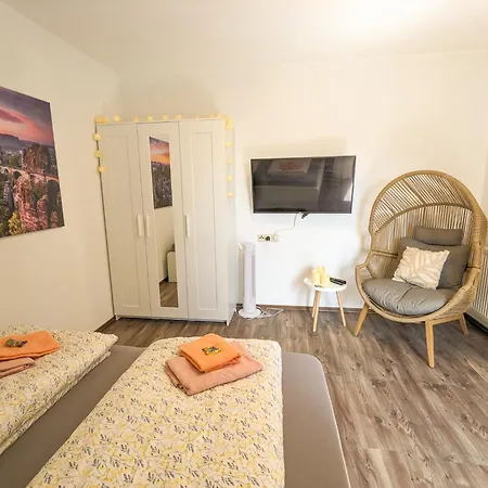 B6 - Urlaubsmagie - Inmitten Der Saechsischen Schweiz Mit Balkon Mit Ausblick Auf Sandsteine Apartment